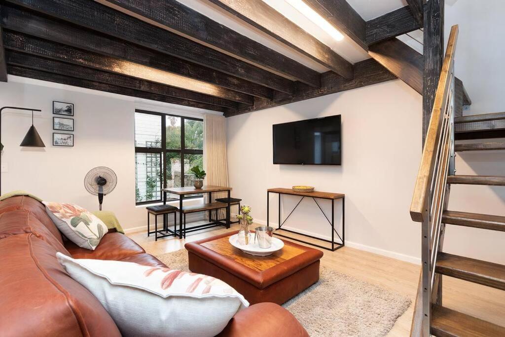 Camps Bay Loft *